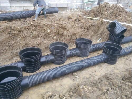 普通排水檢查井比，為何塑料檢查井更適合市政道路工程？